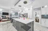 9092 141B STREET - thumbnail 11