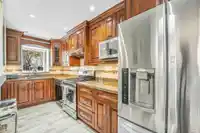 9092 141B STREET - thumbnail 12