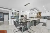 9092 141B STREET - thumbnail 9