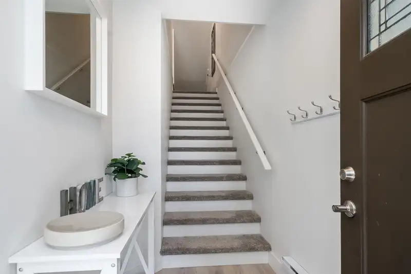 72 19525 73 AVENUE - photo 4 of 40