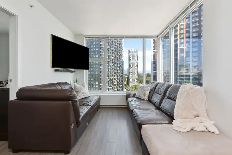1209 13655 FRASER HIGHWAY - photo 2 of 24