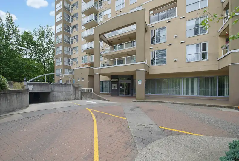 1002 9830 WHALLEY BOULEVARD - photo 4 of 35