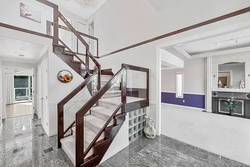 15162 81A AVENUE - photo 2 of 40
