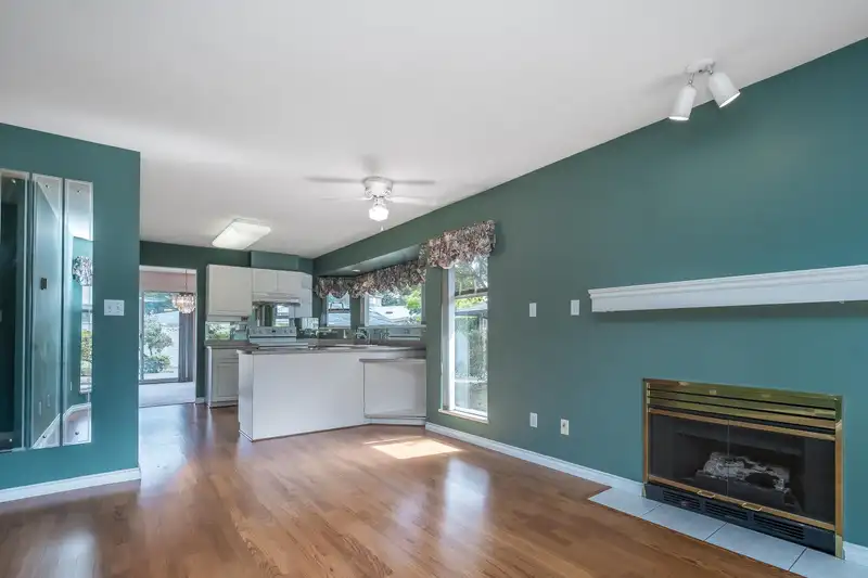 165 16080 82 AVENUE - photo 4 of 25