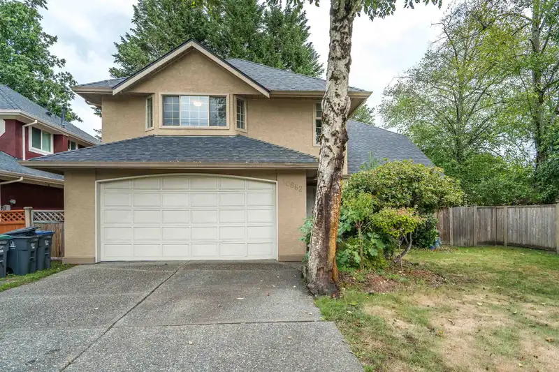 10862 160 STREET - photo 2 of 36