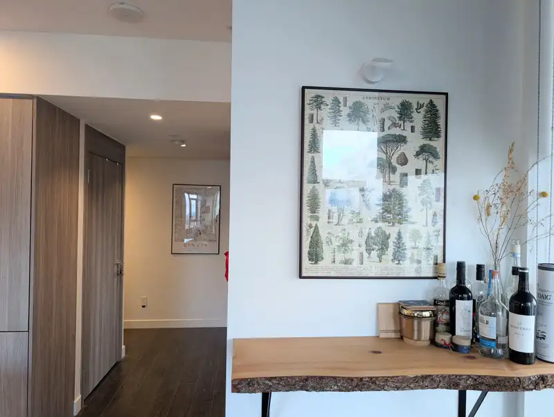 2804 9887 WHALLEY BOULEVARD - photo 4 of 36