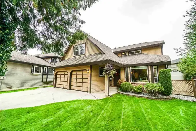 16163 BROOKSIDE GROVE - photo 1 of 40