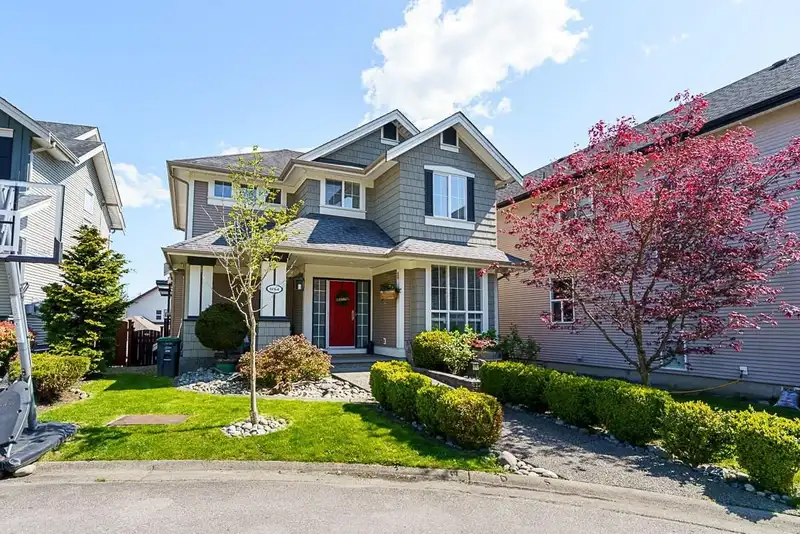 6064 165A STREET - photo 1 of 37