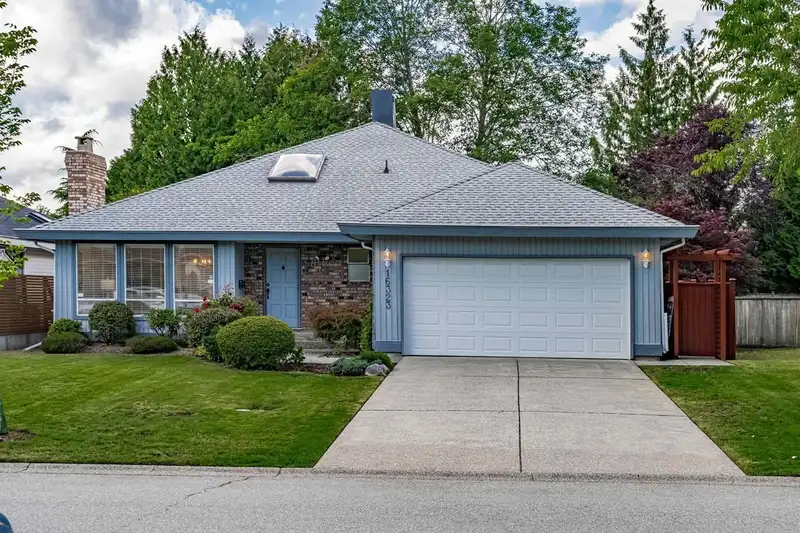 16323 MIDDLEGLEN CLOSE - photo 1 of 30