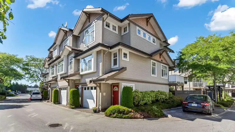 105 9580 PRINCE CHARLES BOULEVARD - photo 1 of 16