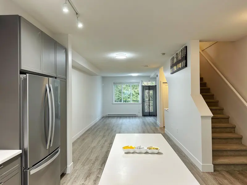 111 9718 161A STREET - photo 3 of 11