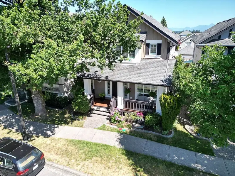 16581 60 AVENUE - photo 2 of 37