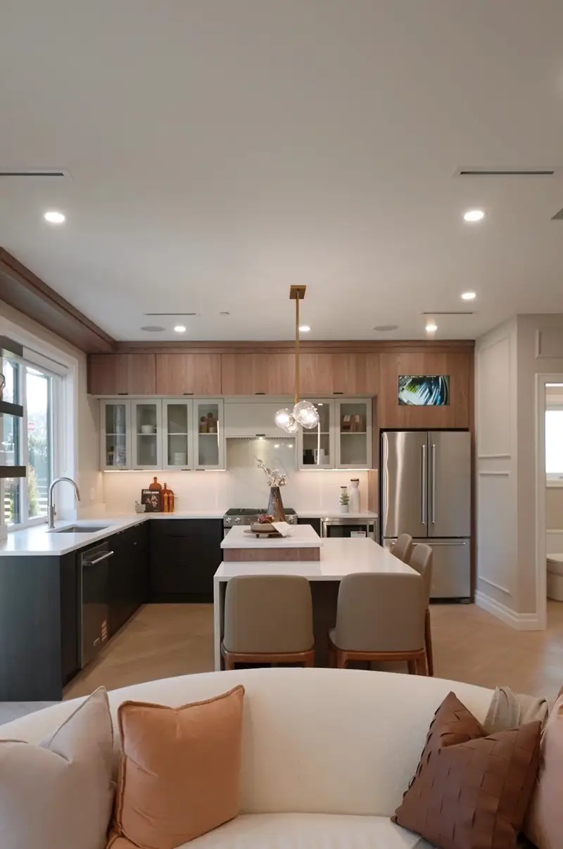 1 6061 SHERBROOKE STREET - photo 3 of 22