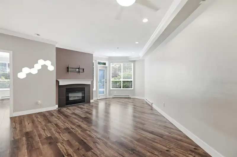 102 8139 121A STREET - photo 4 of 34