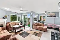411 8142 120A STREET - thumbnail 1