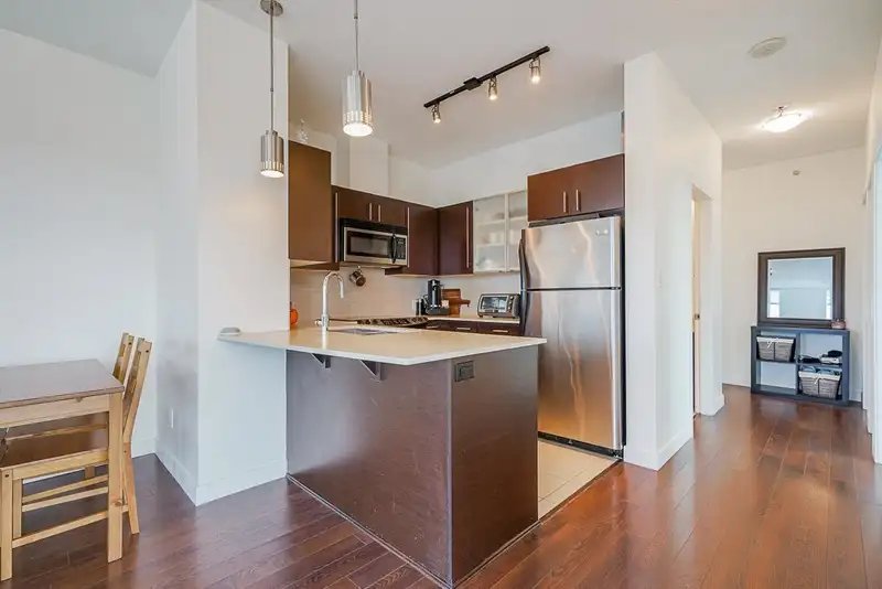 1906 13399 104 AVENUE - photo 3 of 32