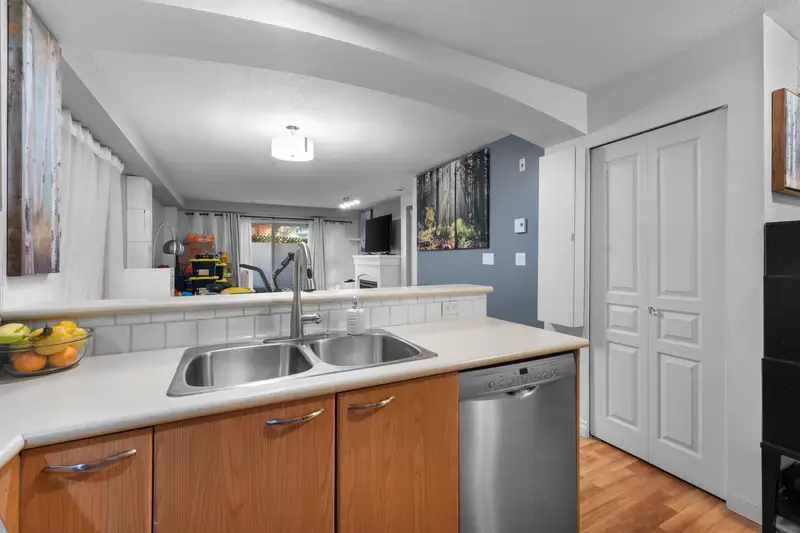 108 2958 SILVER SPRINGS BOULEVARD - photo 4 of 25