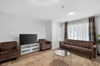 318 13968 LAUREL DRIVE - thumbnail 8