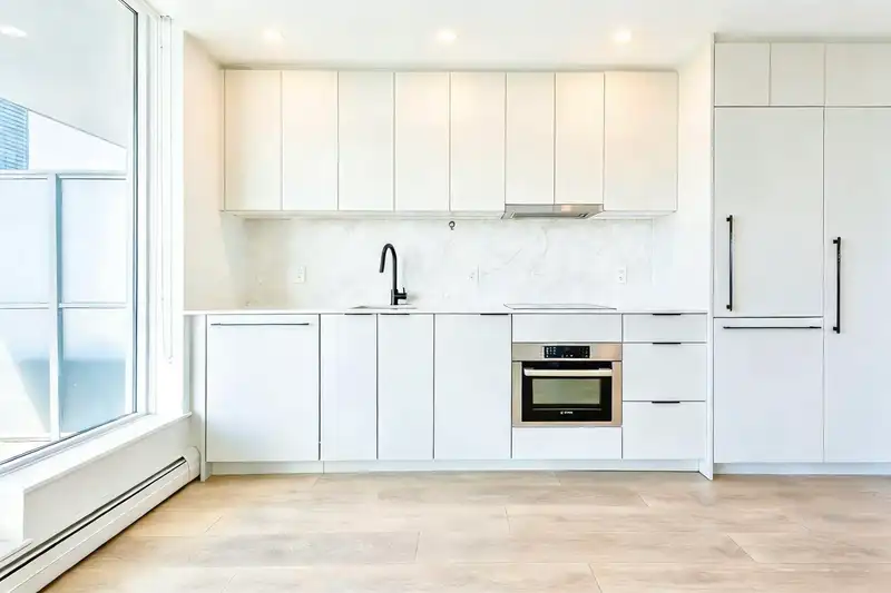 510 13685 102 AVENUE - photo 4 of 16