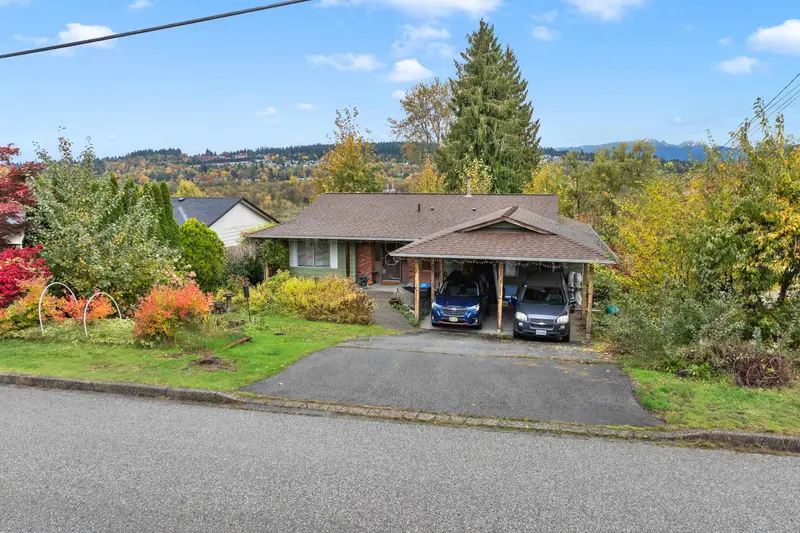 1507 ELINOR CRESCENT - photo 2 of 25