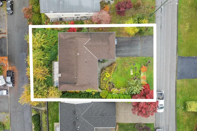 1507 ELINOR CRESCENT - photo 3 of 25