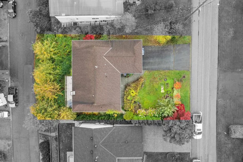 1507 ELINOR CRESCENT - photo 4 of 25