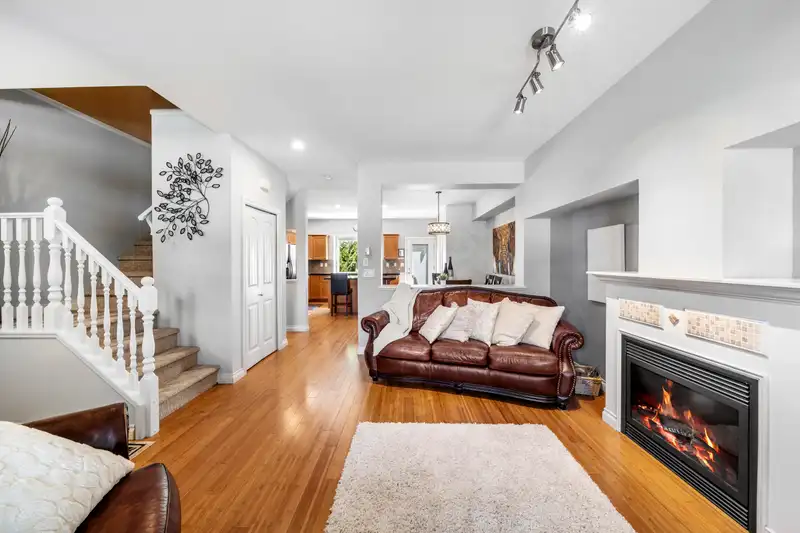 7044 179A STREET - photo 4 of 38