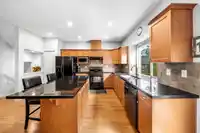 7044 179A STREET - thumbnail 9