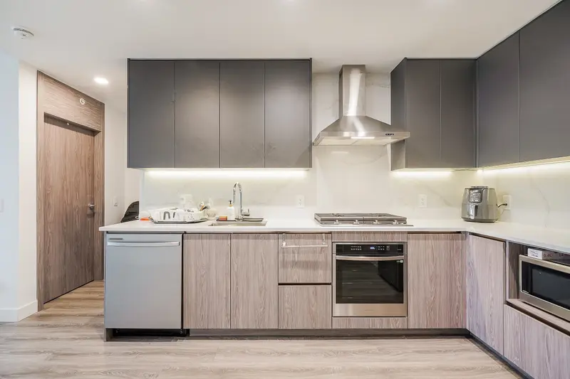 1802 10750 135A STREET - photo 3 of 9