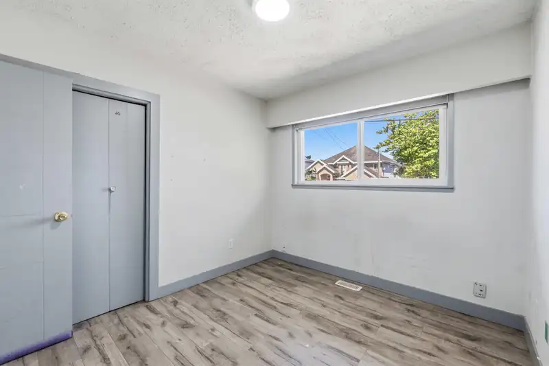 14742 106A AVENUE - photo 3 of 13