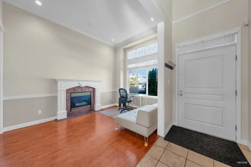 9171 PAULESHIN CRESCENT - photo 4 of 25