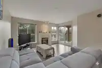 401 13733 74 AVENUE - thumbnail 2