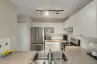 401 13733 74 AVENUE - thumbnail 6