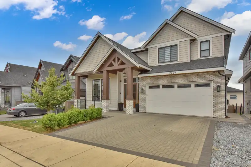 7729 154A STREET - photo 1 of 36