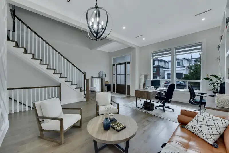 7729 154A STREET - photo 2 of 36