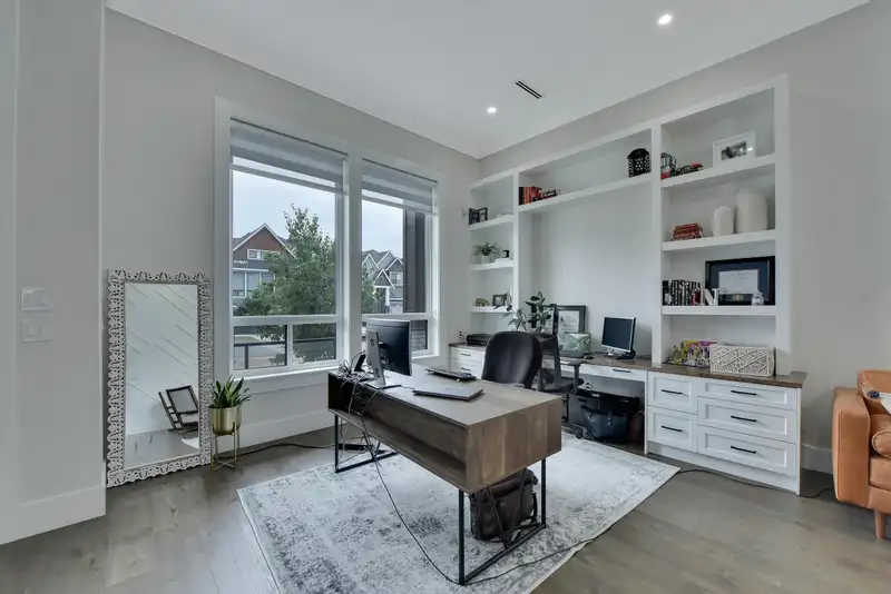7729 154A STREET - photo 3 of 36