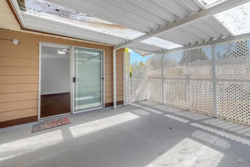 13138 62B AVENUE - photo 4 of 33