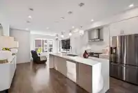 41 7177 194A STREET - thumbnail 1