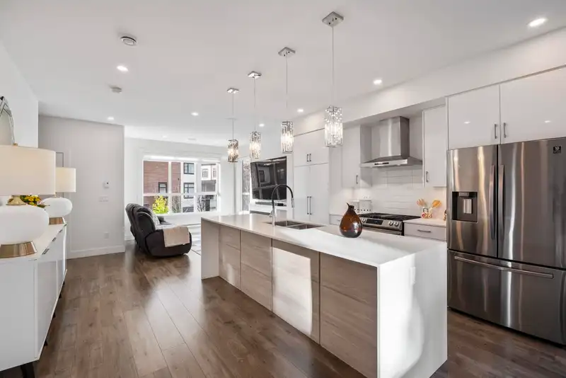 41 7177 194A STREET - photo 1 of 39