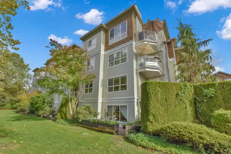 104 10188 155TH STREET - photo 1 of 33