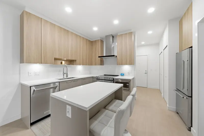 418 7588 16TH STREET - photo 3 of 22