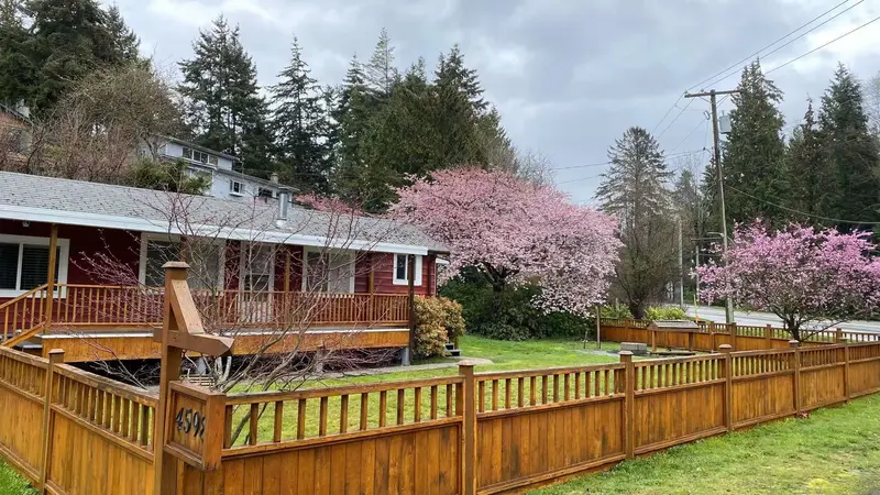 4598 WHITAKER ROAD - photo 2 of 18