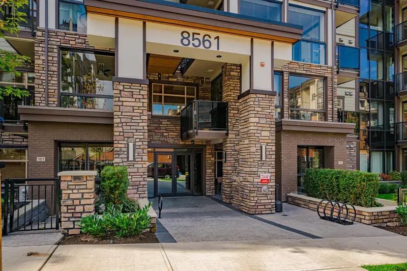 404 8561 203A ST STREET - photo 3 of 25