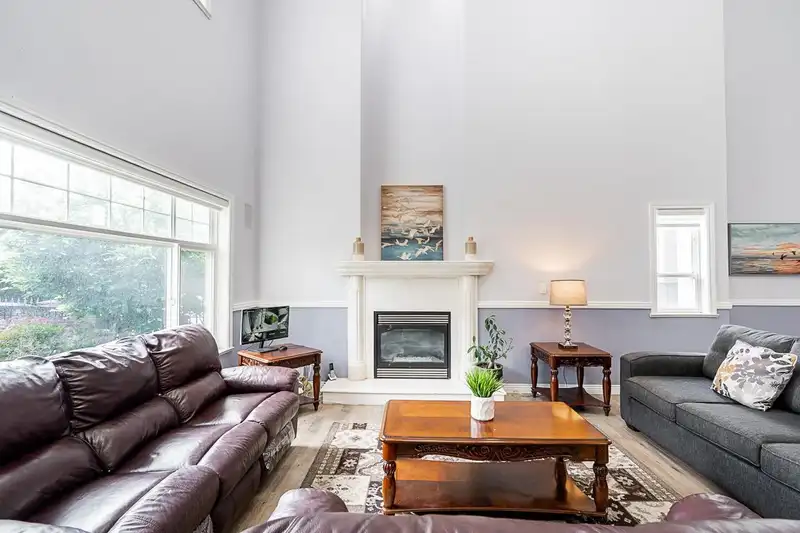 12259 98A AVENUE - photo 4 of 39