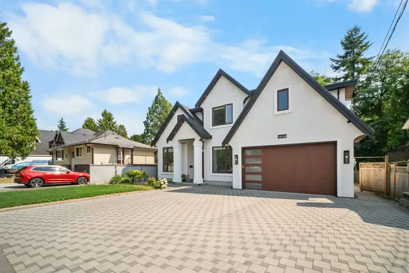 14718 90A AVENUE - photo 4 of 40