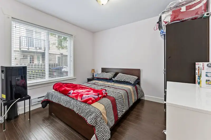 7 14338 103 AVENUE - photo 3 of 30