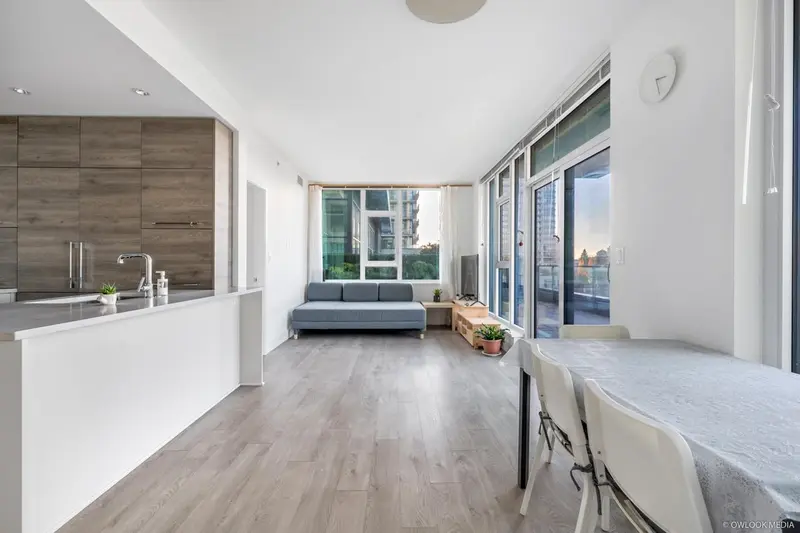 402 7303 NOBLE LANE - photo 2 of 25