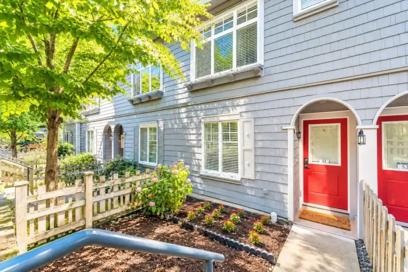 51 5858 142 STREET - photo 1 of 40