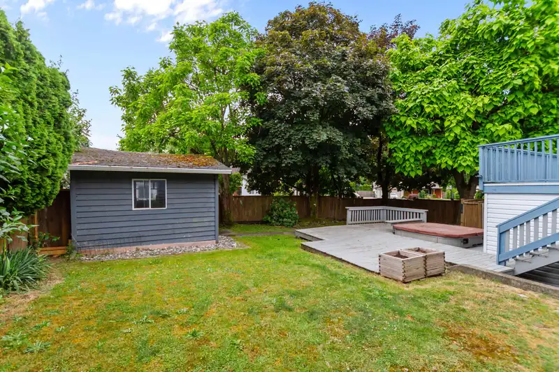 18312 59A AVENUE - photo 2 of 20