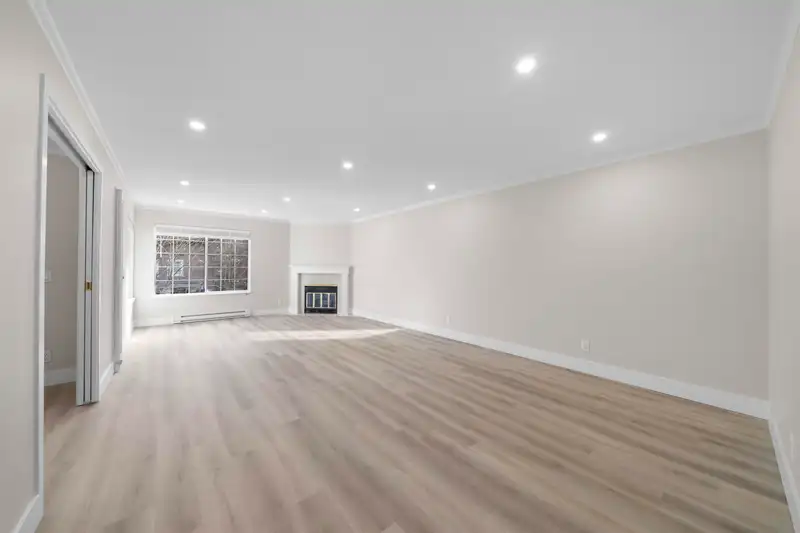206 13910 101 AVENUE - photo 1 of 35